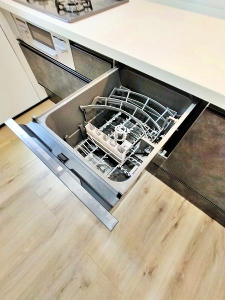 【3号棟】茅ヶ崎市新築戸建　LDK18帖　リビング階段
