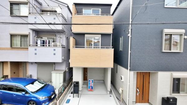 【B号棟】川崎区新築戸建　リビング階段　納戸