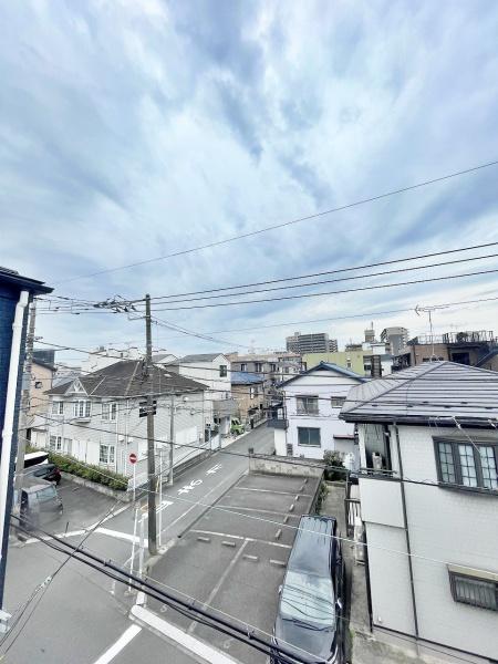 【B号棟】川崎区新築戸建　リビング階段　納戸