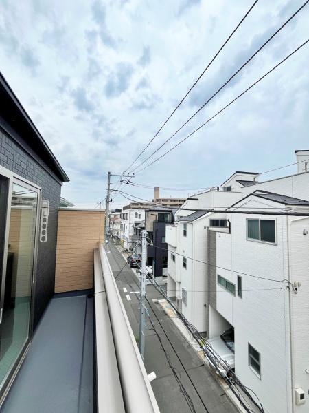 【C号棟】川崎区新築戸建　リビング階段　納戸