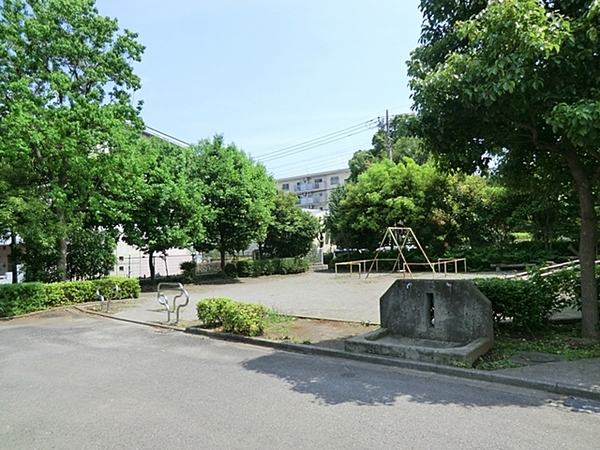 藤沢市新築戸建 LDK19帖 パントリー リネン庫(永山住宅第2児童遊園)