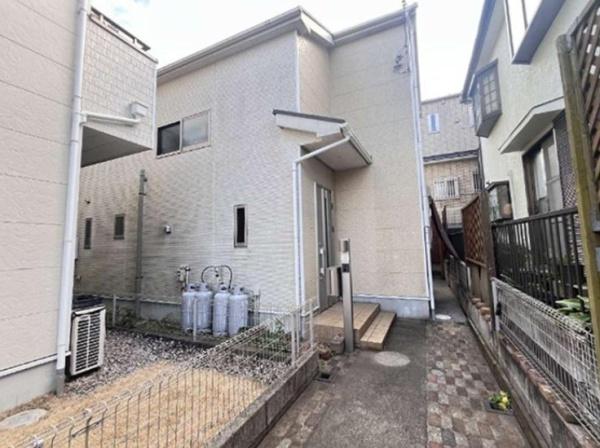 藤沢市中古戸建　和室　2台駐車可　リビング階段