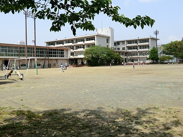 鎌倉市新築戸建 LDK19帖 南道路 2台駐車可(鎌倉市立関谷小学校)