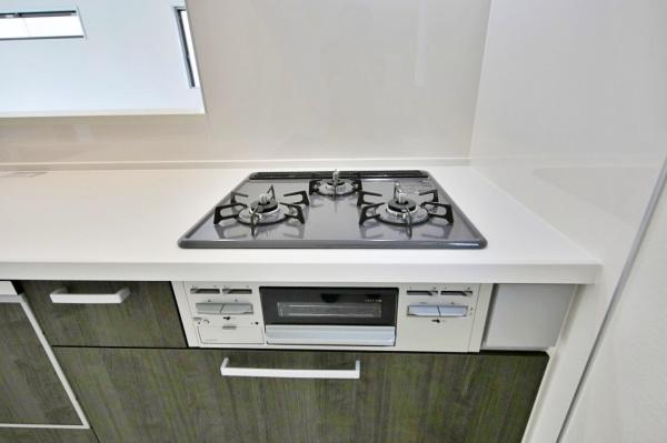 鎌倉市新築戸建　LDK19帖　南道路　2台駐車可