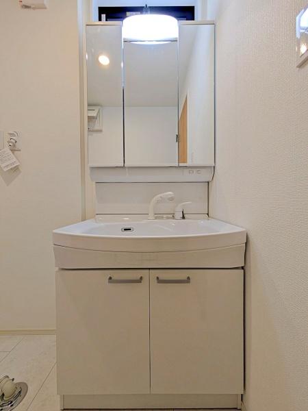 【1号棟】藤沢市新築戸建　LDK19帖　ビルトイン車庫