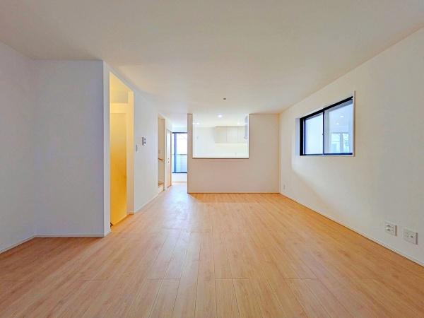 【1号棟】藤沢市新築戸建　LDK19帖　ビルトイン車庫