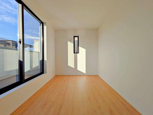 【1号棟】藤沢市新築戸建　LDK19帖　ビルトイン車庫