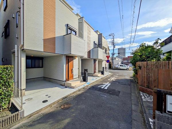 【1号棟】藤沢市新築戸建　LDK19帖　ビルトイン車庫