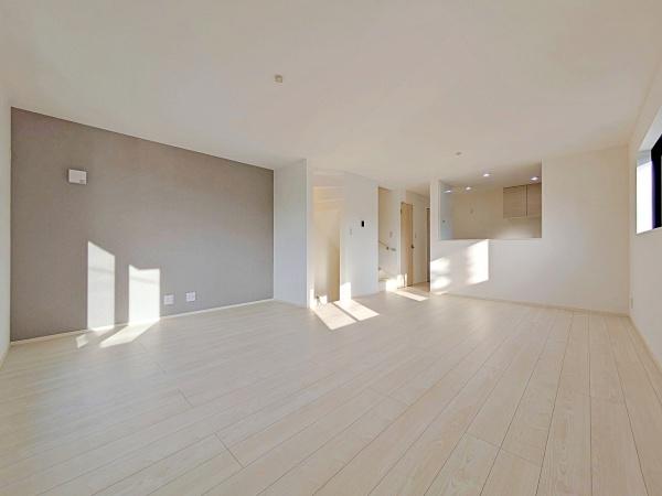 【3号棟】藤沢市新築戸建　LDK19帖　ビルトイン車庫