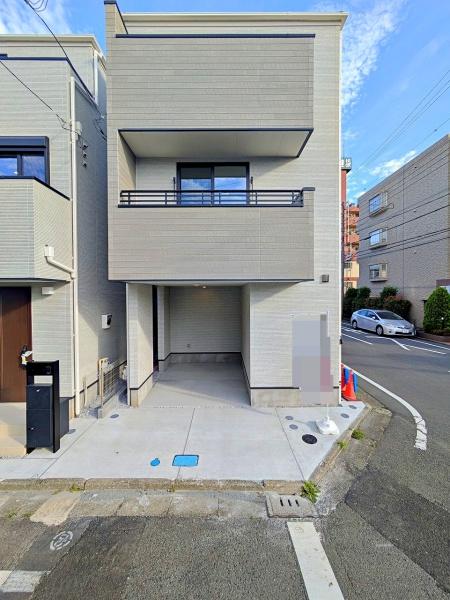 【3号棟】藤沢市新築戸建　LDK19帖　ビルトイン車庫