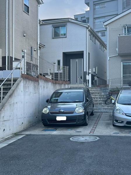 横浜市南区別所中里台の中古一戸建て