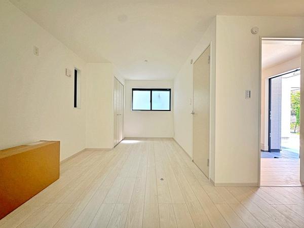 【1号棟】逗子市新築戸建駅徒10分WICロフト