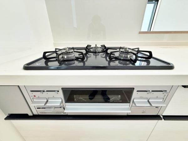 【1号棟】藤沢市新築戸建　LDK18帖　南面バルコニー