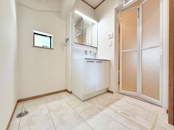 【1号棟】藤沢市新築戸建　LDK18帖　南面バルコニー