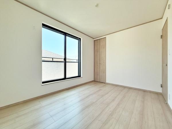 【1号棟】藤沢市新築戸建　LDK18帖　南面バルコニー