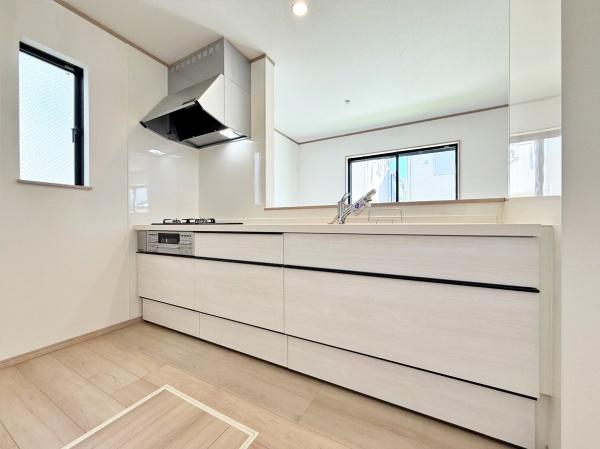 【1号棟】藤沢市新築戸建　LDK18帖　南面バルコニー
