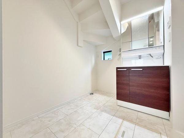 【2号棟】藤沢市新築戸建　LDK18帖　南面バルコニー