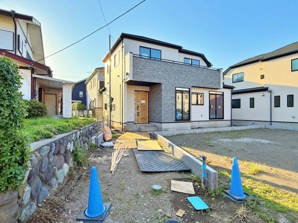 【C号棟】藤沢市新築戸建　2台駐車可　納戸