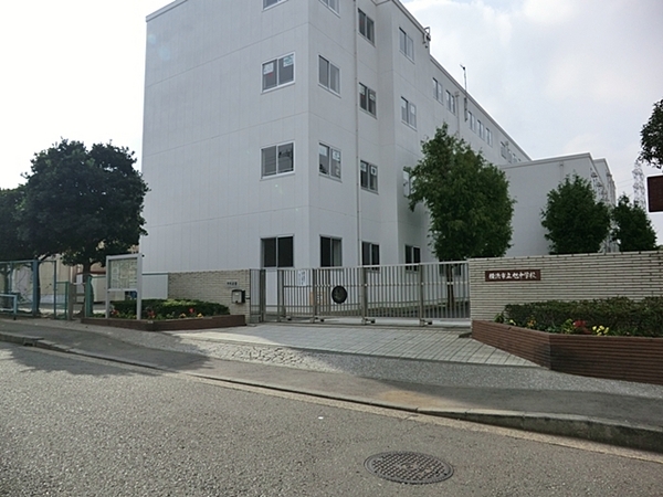 旭区新築戸建 南庭 整形地 パントリー(横浜市立旭中学校)