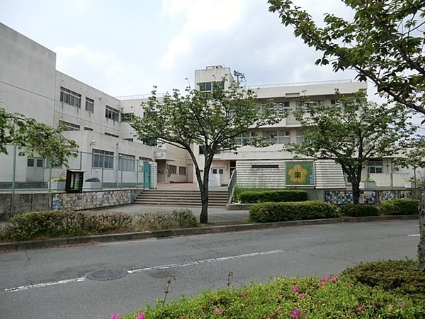 町田市上小山田町の中古一戸建て(町田市立小山田南小学校)