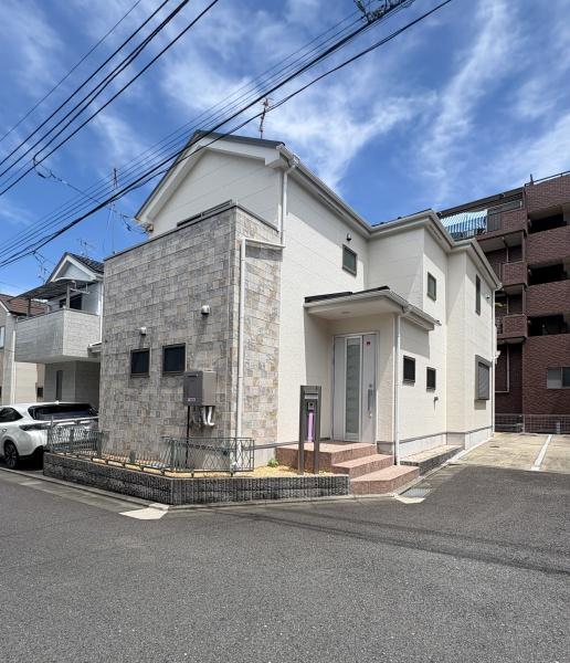 多摩区中古戸建　リビング階段　リフォーム済