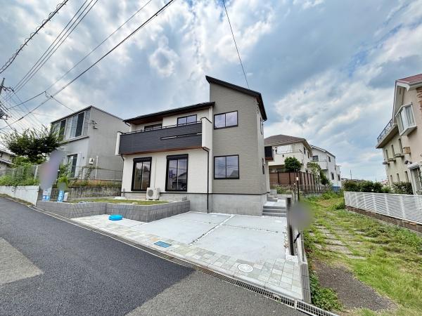 町田市新築戸建　南道路　２台駐車可　床暖房　和室