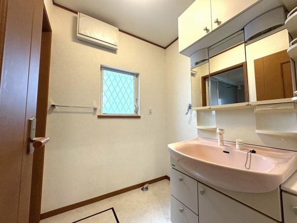 横浜市神奈川区菅田町の中古一戸建て