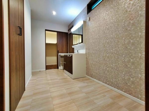 町田市新築戸建　LDK22帖　和室　WIC　SIC