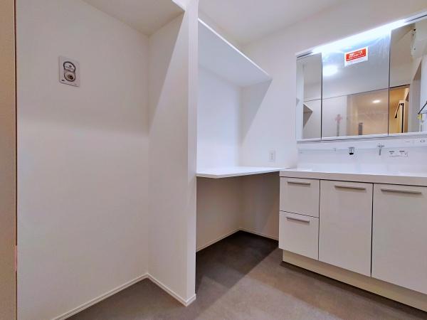 【A号棟】鶴見区新築戸建　ビルトイン車庫　都市ガス