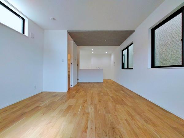 【A号棟】鶴見区新築戸建　ビルトイン車庫　都市ガス