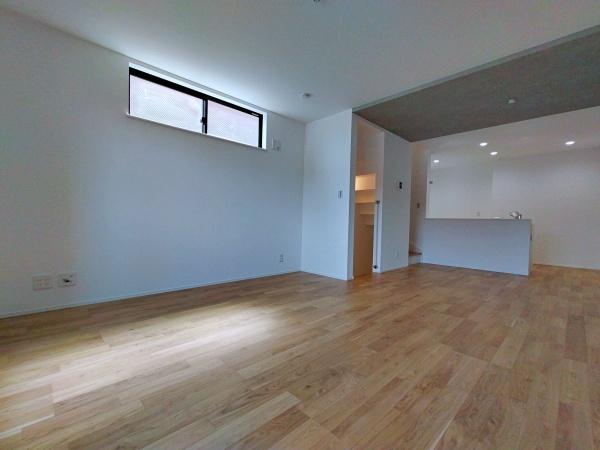 【A号棟】鶴見区新築戸建　ビルトイン車庫　都市ガス