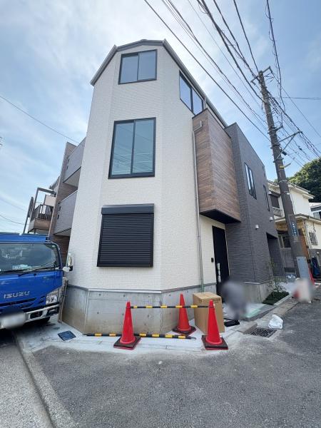 【B号棟】鶴見区新築戸建　ビルトイン車庫　都市ガス