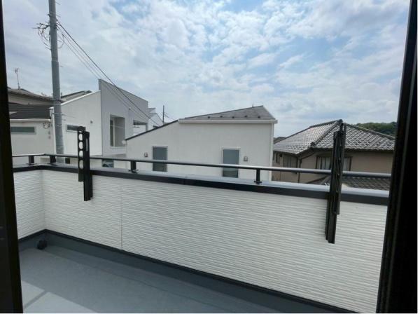 旭区新築戸建　LDK21帖　ロフト　リビング階段