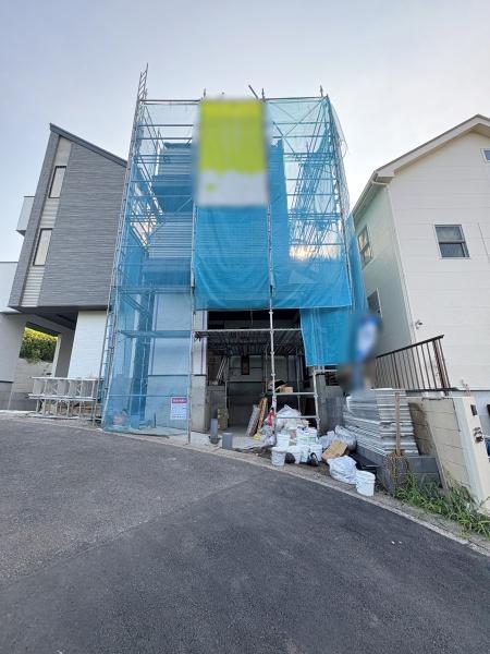 【2号棟】戸塚区新築戸建　LDK18帖　リビング階段