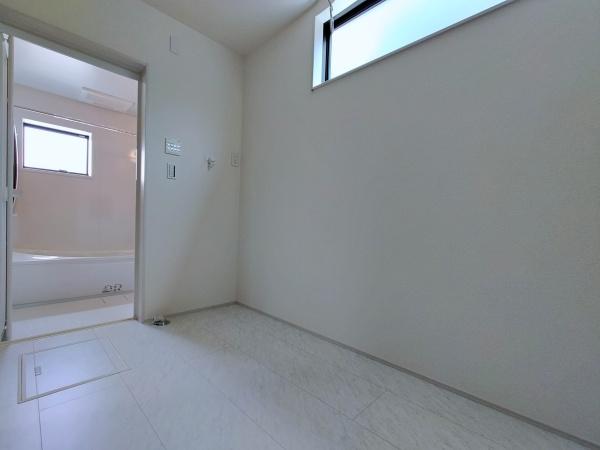 【1号棟】金沢区新築戸建　2台駐車可　南面バルコニー