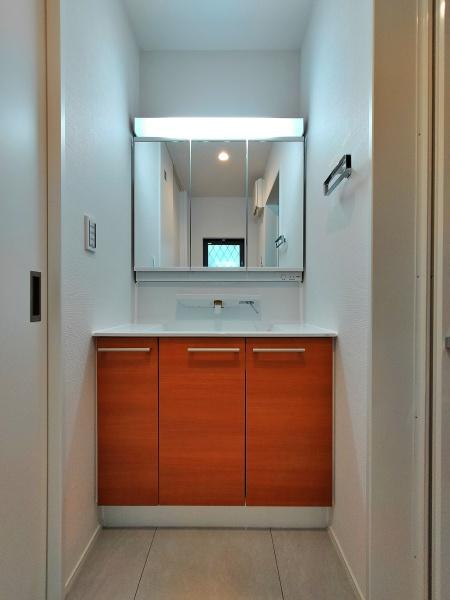 鎌倉市七里ガ浜2丁目の中古一戸建て(洗面台・洗面所)