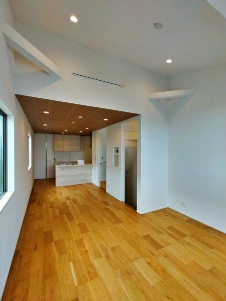 鎌倉市七里ガ浜2丁目の中古一戸建て(リビング)