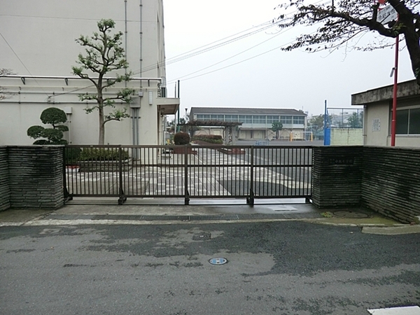横浜市保土ケ谷区峰沢町の土地(横浜市立中丸小学校)