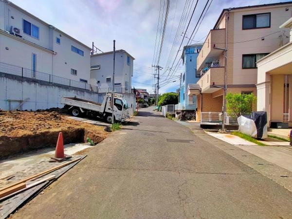【2号棟】戸塚区新築戸建パントリービルトイン車庫