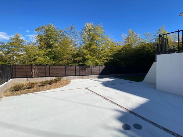 戸塚区新築戸建WICSIC納戸×2カースペ3台　お庭