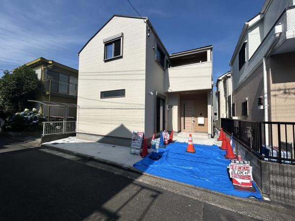 泉区新築戸建　小学校歩４分　LDK18帖　リビング階段