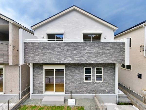 【2号棟】大和市新築戸建　床暖房　2台駐車可　南道路
