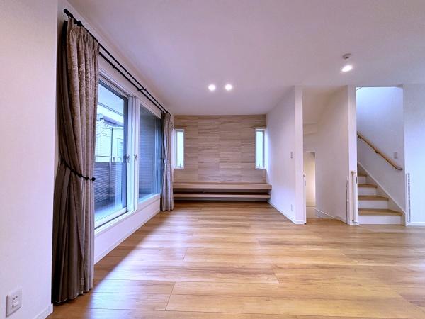 相模原市中古戸建　LDK18帖　2階LDK　南面バルコニー