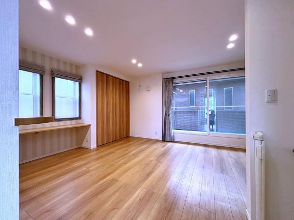 相模原市中古戸建　LDK18帖　2階LDK　南面バルコニー