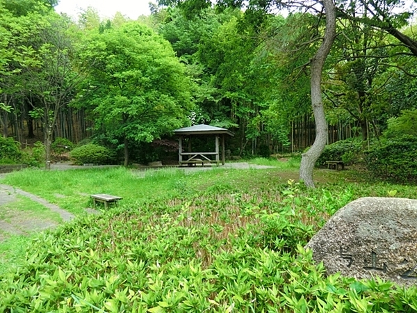 フローレンスパレスニュータウンあざみ野(烏山公園)