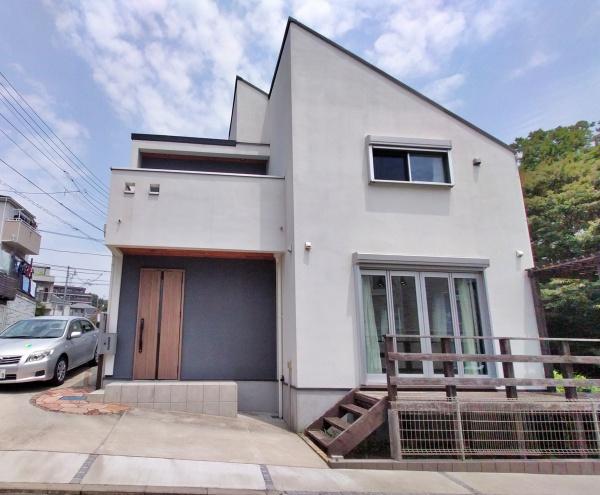 中区中古戸建　LDK20帖　2台駐車可　リビング階段