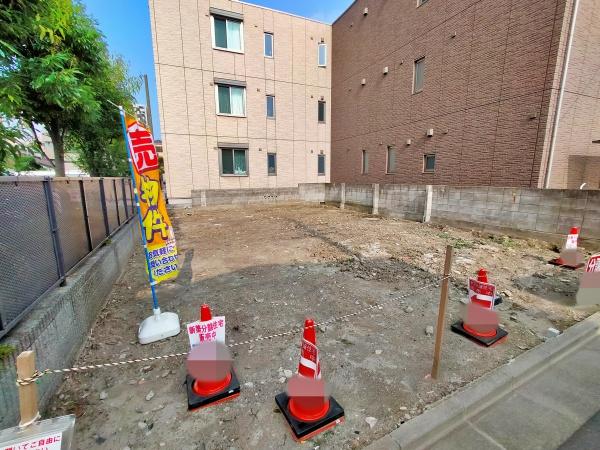 【A号棟】大田区新築戸建　リビング階段　納戸