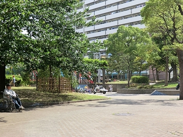 【A号棟】大田区新築戸建 リビング階段 納戸(南六郷公園)