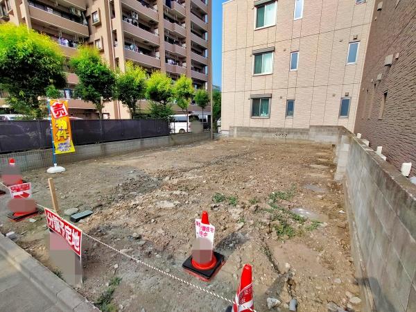 【A号棟】大田区新築戸建　リビング階段　納戸