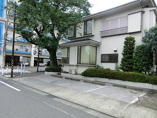 相模原市新築戸建駅徒3分ビルトイン車庫(角張医院)